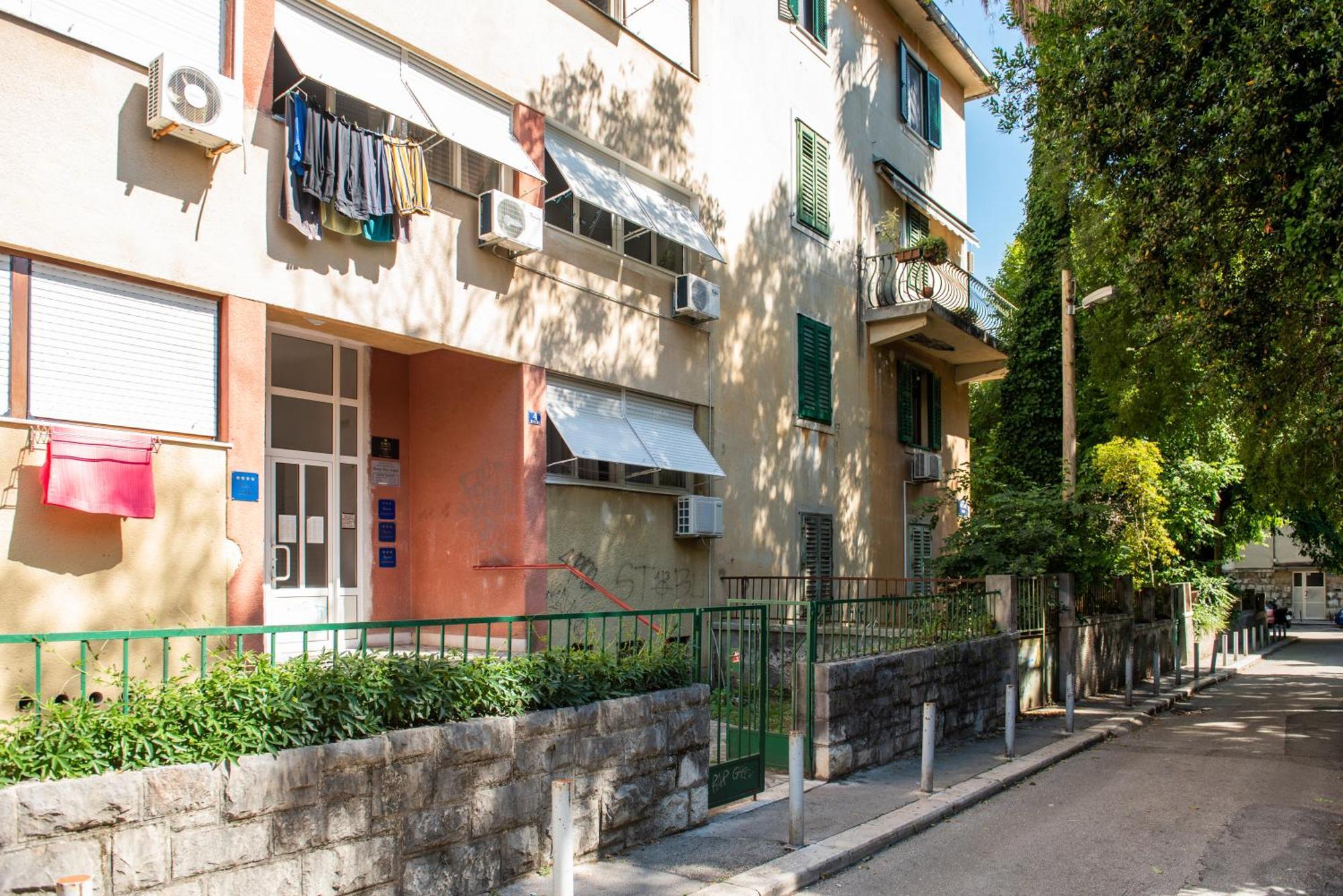 Laghanini Apartments Split Exterior photo